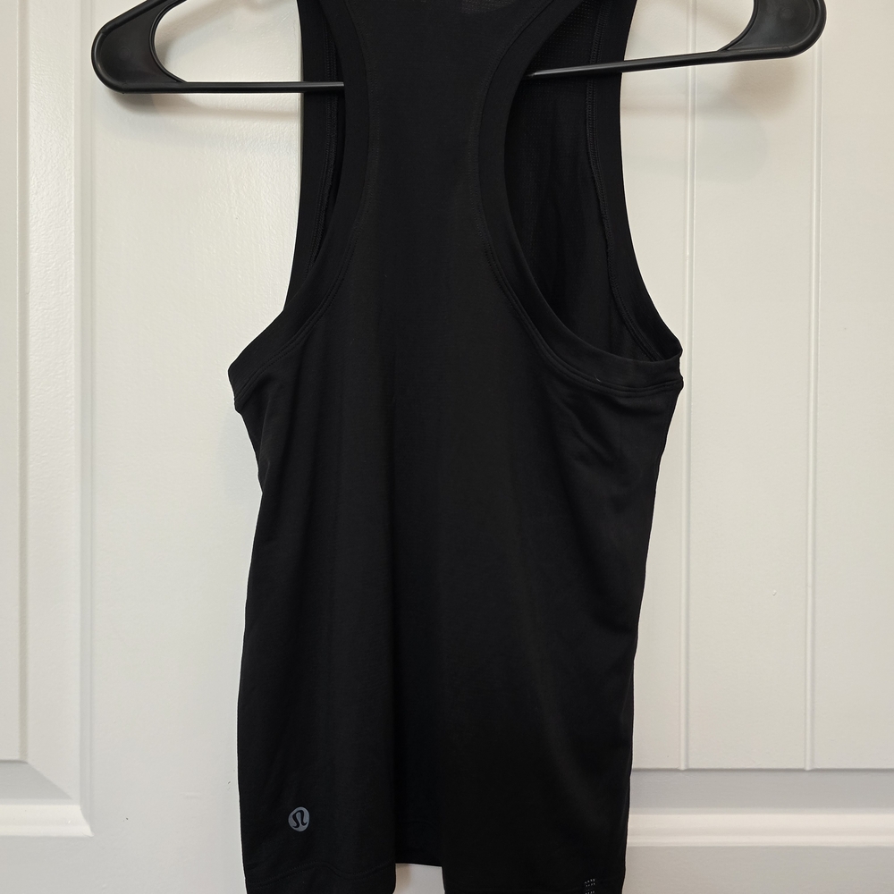lululemon Ultralight Hip-Length Tank Top Size 2. NWT